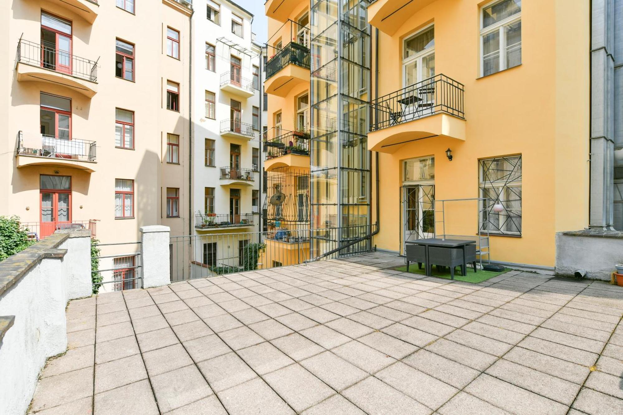 Stunning Charles Bridge Apartment Praga Exterior foto